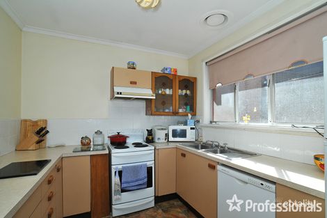 Property photo of 11 Allanfield Crescent Wantirna South VIC 3152