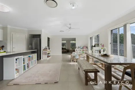 Property photo of 17 Swiftwing Close Chisholm NSW 2322