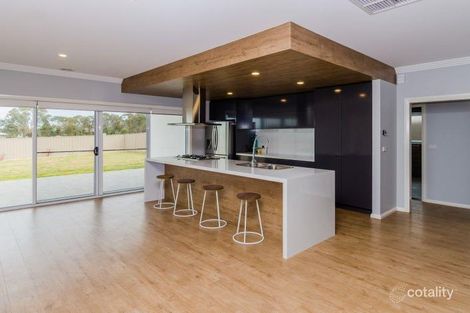 Property photo of 13 Mullagh Crescent Boorooma NSW 2650