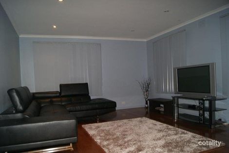 Property photo of 2 Scotsburn Way Endeavour Hills VIC 3802