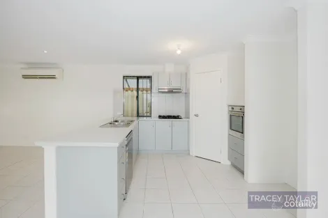 Property photo of 43 Feakle Bend Ridgewood WA 6030