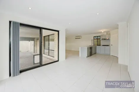 Property photo of 43 Feakle Bend Ridgewood WA 6030