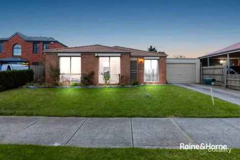 Property photo of 19 Daphne Way Cranbourne North VIC 3977