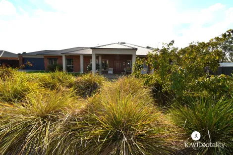 Property photo of 13 Pin Oak Drive Wangaratta VIC 3677