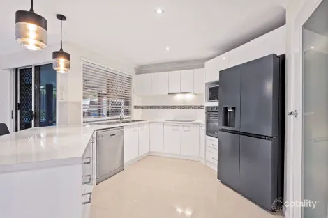 Property photo of 9 Feathertop Crescent Pacific Pines QLD 4211
