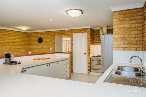 Property photo of 8 Kearney Mews Marangaroo WA 6064