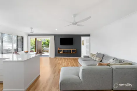 Property photo of 2/23 Martinelli Avenue Banora Point NSW 2486