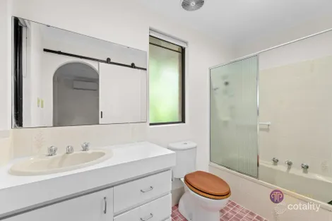 Property photo of 18 Elm Close Camillo WA 6111