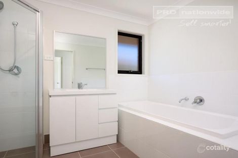 Property photo of 33 Melaleuca Drive Forest Hill NSW 2651
