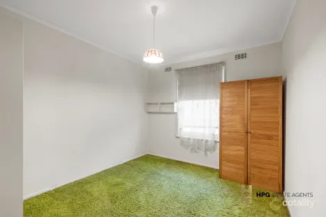 Property photo of 24 Sharps Road Tullamarine VIC 3043