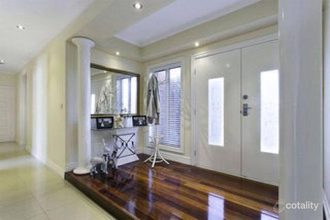Property photo of 6 Fawkner Place Caroline Springs VIC 3023