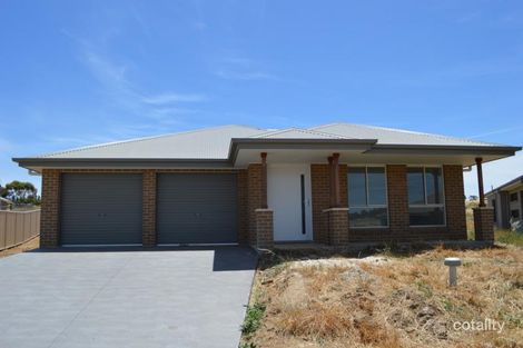 Property photo of 8 Fraser Close Goulburn NSW 2580