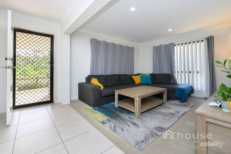 Property photo of 58 Sovereign Drive Deebing Heights QLD 4306
