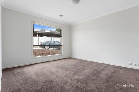 Property photo of 11 Garnet Court Kangaroo Flat VIC 3555