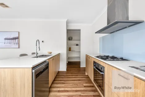 Property photo of 16 Macedon Parade Wollert VIC 3750