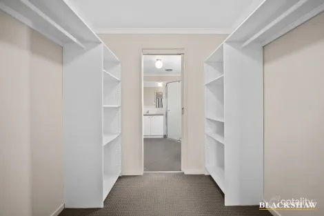 Property photo of 4/15 Ironbark Circuit Jerrabomberra NSW 2619