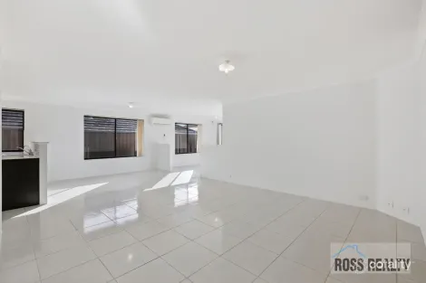 Property photo of 14 Dillwynia Bend Banksia Grove WA 6031