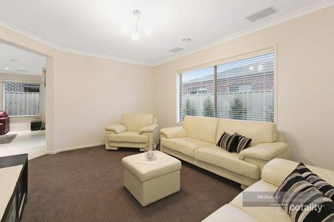 Property photo of 10 Ellsworth Drive Keysborough VIC 3173