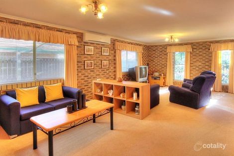 4 Seaton St, Hillcrest, QLD 4118