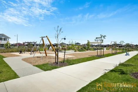 Property photo of 35 Ritchie Circuit Tarneit VIC 3029