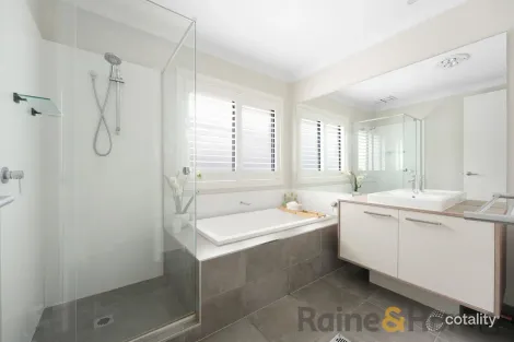 Property photo of 10 Boden Crescent Oran Park NSW 2570