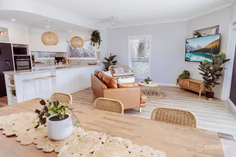 Property photo of 2A/11 Eady Avenue Broadbeach Waters QLD 4218