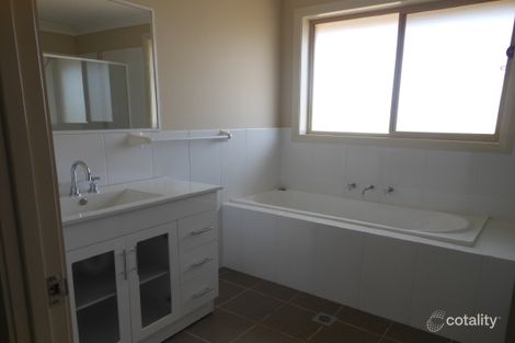 Property photo of 76 Hills Street Young NSW 2594