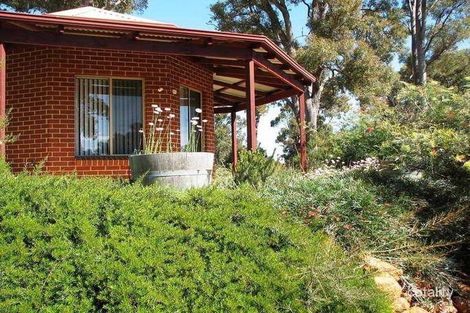 Property photo of 24 Darwinia Court Jarrahdale WA 6124