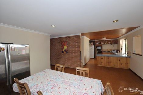 Property photo of 2 Kent Close Halls Head WA 6210