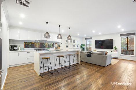 Property photo of 19 Tiverton Circuit Mooroolbark VIC 3138