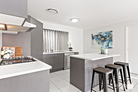 Property photo of 5 Brockman Court Fitzgibbon QLD 4018