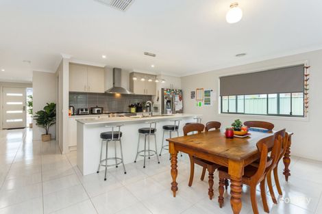 Property photo of 17 Cloverfields Crescent Epsom VIC 3551