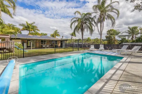 13 Artists Ave, Oxenford, QLD 4210