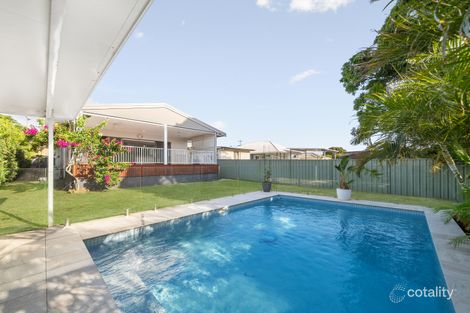 81 VICTORIA AVE, WOODY POINT, QLD 4019