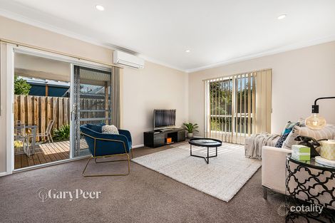 Property photo of 2/9 Wanalta Road Carnegie VIC 3163