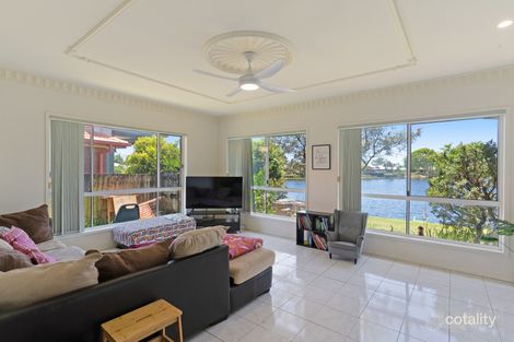 Property photo of 2/39 Edward Avenue Pottsville NSW 2489