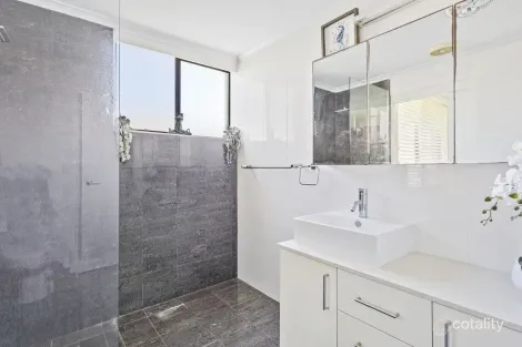 Property photo of 10/1927 Gold Coast Highway Burleigh Heads QLD 4220