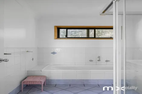Property photo of 12 Arunta Drive Thirroul NSW 2515