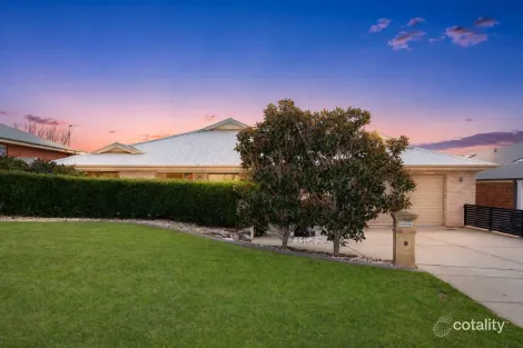 Property photo of 18 Yanko Crescent Bourkelands NSW 2650