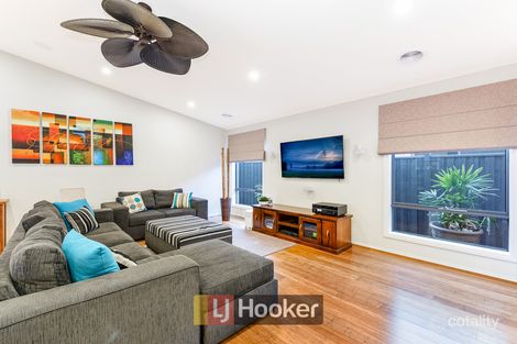 Property photo of 10 Waterways Drive Cranbourne North VIC 3977