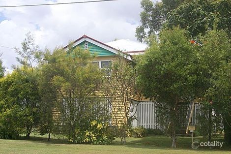 27 Macquarie St, Silkstone, QLD 4304