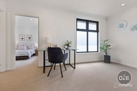 Property photo of 1/10 Boxleigh Grove Box Hill North VIC 3129