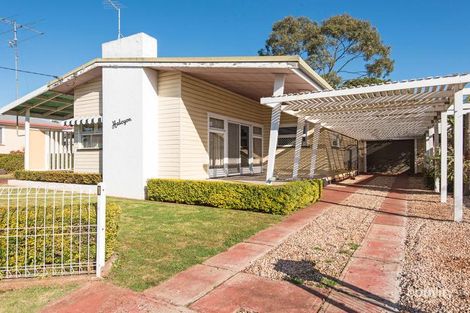 1 Doncaster St, Newtown, QLD 4350