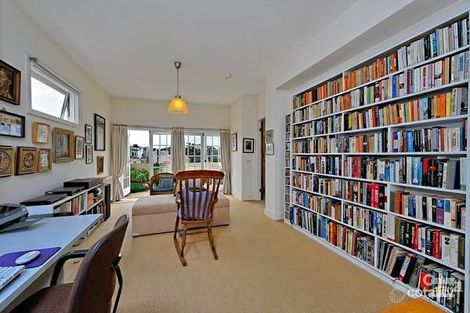 Property photo of 5/25-27 Marine Parade St Kilda VIC 3182