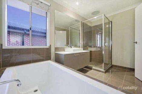 Property photo of 31 Ponsford Drive Point Cook VIC 3030