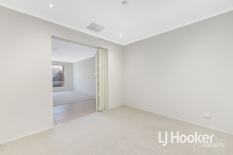 Property photo of 7 Oakford Rise Hampton Park VIC 3976