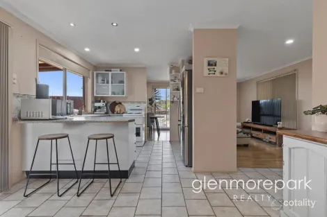 Property photo of 5 Sittella Place Glenmore Park NSW 2745