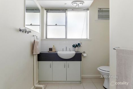 Property photo of 2/16 Waverley Avenue Ivanhoe VIC 3079