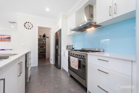 4 Loch Ct, Thurgoona, NSW 2640