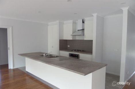 Property photo of 2/70 Smeaton Close Lara VIC 3212